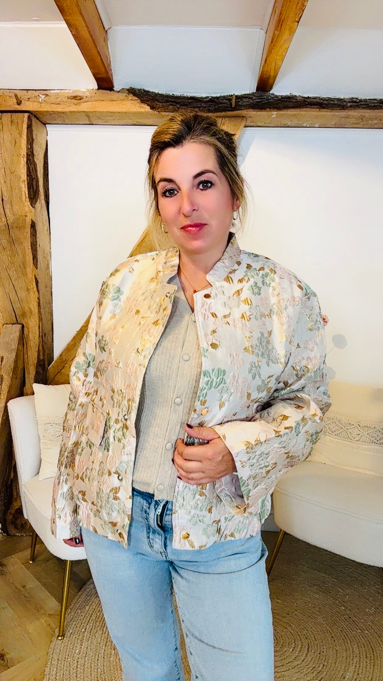 Pastel flower jacquard bomber jas