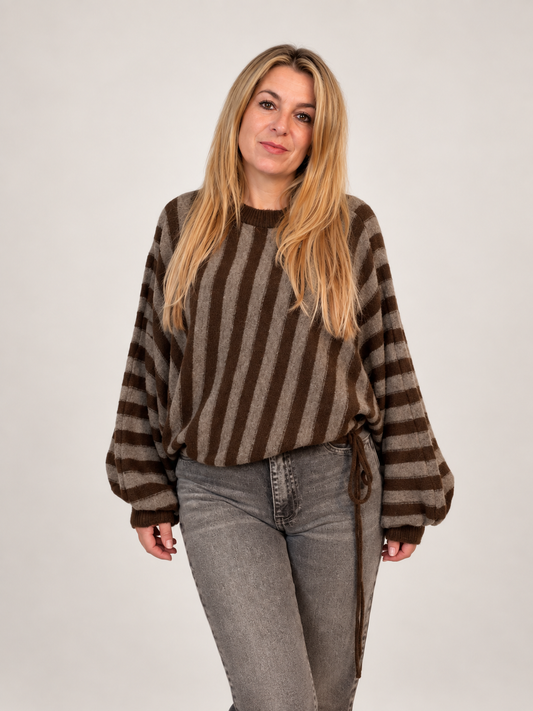 Bruin gestreepte draw string knitted sweater